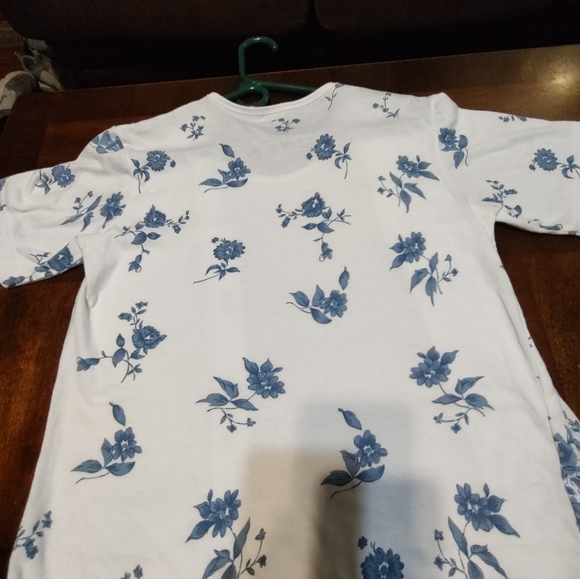 Woman's pullover Blouse - Picture 3 of 3